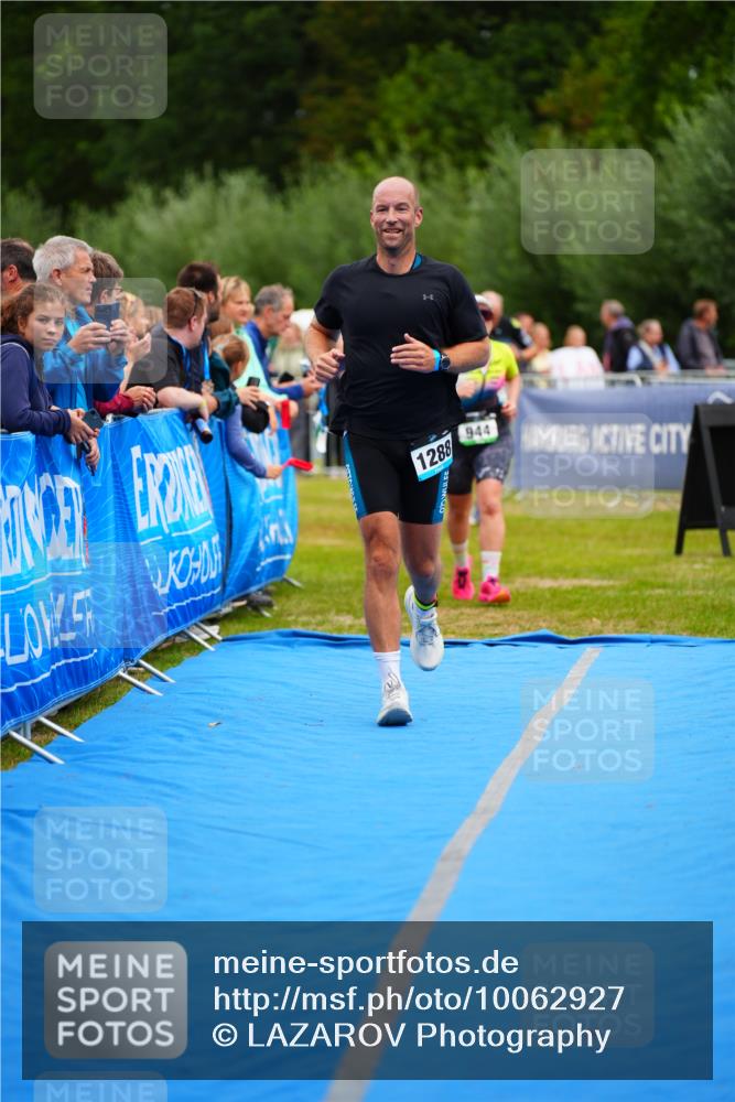 30.08.2026 - Elbe Triathlon Hamburg LAZAROV Photography http://msf.ph/oto/10062927 30.08.2026 11:51:18 Ziel 944, 1288 meine-sportfotos.de