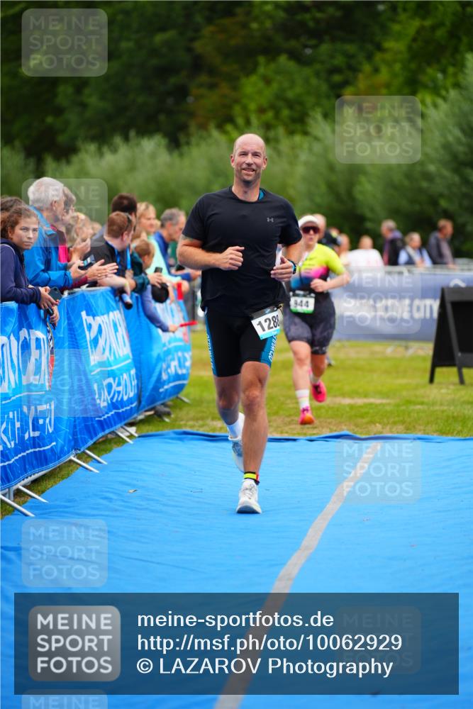 30.08.2026 - Elbe Triathlon Hamburg LAZAROV Photography http://msf.ph/oto/10062929 30.08.2026 11:51:19 Ziel 944, 1288 meine-sportfotos.de