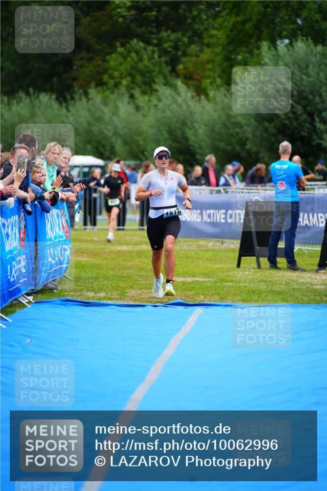 30.08.2026 - Elbe Triathlon Hamburg LAZAROV Photography http://msf.ph/oto/10062996 30.08.2026 11:51:43 Ziel 932, 1516 meine-sportfotos.de