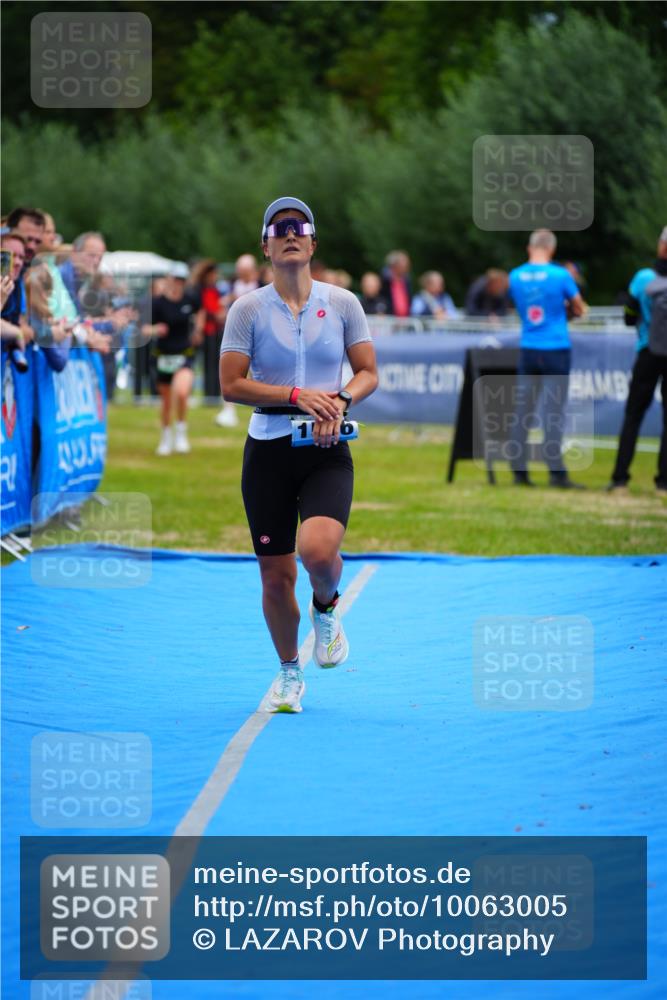30.08.2026 - Elbe Triathlon Hamburg LAZAROV Photography http://msf.ph/oto/10063005 30.08.2026 11:51:45 Ziel 932, 1332, 1516 meine-sportfotos.de