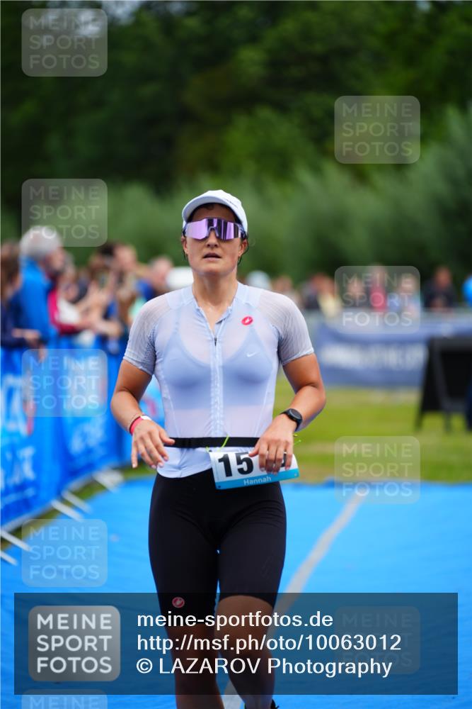 30.08.2026 - Elbe Triathlon Hamburg LAZAROV Photography http://msf.ph/oto/10063012 30.08.2026 11:51:46 Ziel 932, 1332, 1516 meine-sportfotos.de