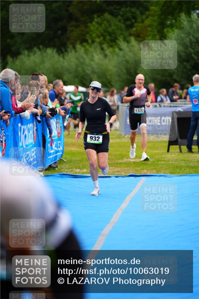 30.08.2026 - Elbe Triathlon Hamburg LAZAROV Photography http://msf.ph/oto/10063019 30.08.2026 11:51:49 Ziel 932, 1262, 1332, 1516 meine-sportfotos.de