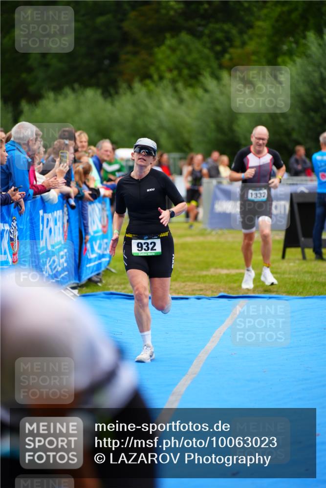 30.08.2026 - Elbe Triathlon Hamburg LAZAROV Photography http://msf.ph/oto/10063023 30.08.2026 11:51:50 Ziel 822, 932, 1262, 1332 meine-sportfotos.de