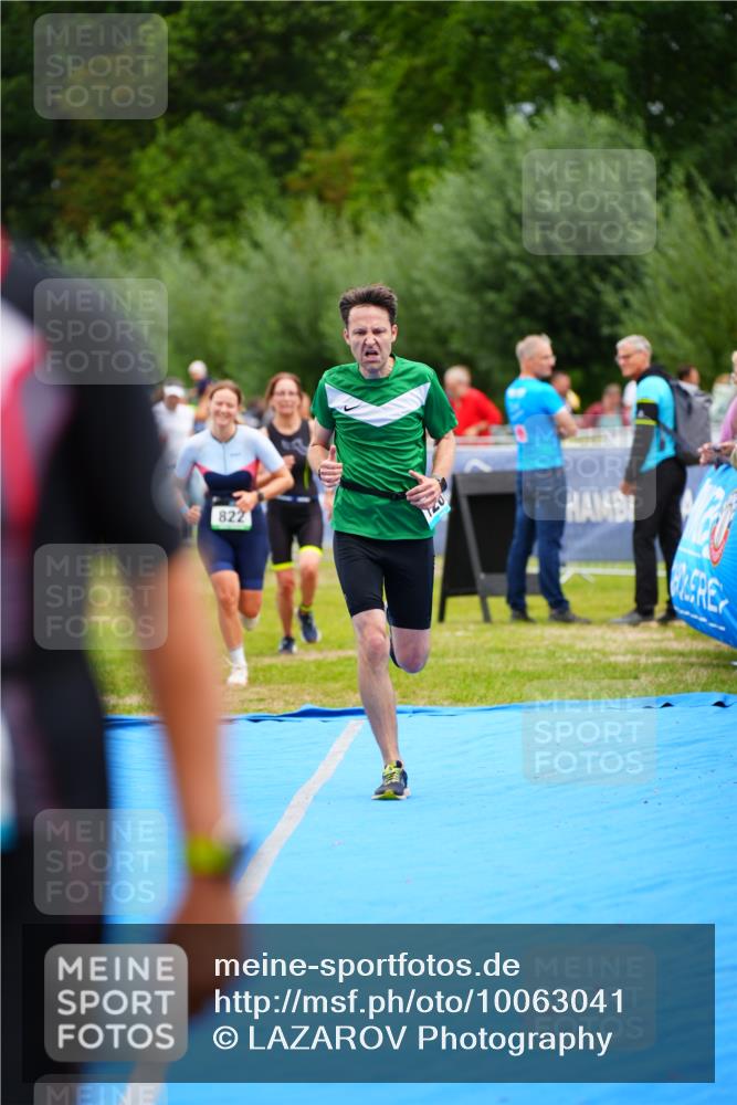 30.08.2026 - Elbe Triathlon Hamburg LAZAROV Photography http://msf.ph/oto/10063041 30.08.2026 11:51:55 Ziel 822, 980, 1262, 1281, 1332 meine-sportfotos.de