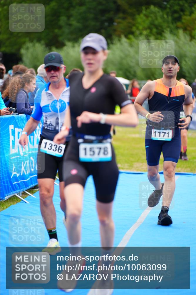 30.08.2026 - Elbe Triathlon Hamburg LAZAROV Photography http://msf.ph/oto/10063099 30.08.2026 11:52:19 Ziel 943, 1128, 1171, 1336, 1578 meine-sportfotos.de