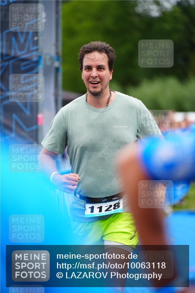 30.08.2026 - Elbe Triathlon Hamburg LAZAROV Photography http://msf.ph/oto/10063118 30.08.2026 11:52:27 Ziel 854, 1128 meine-sportfotos.de