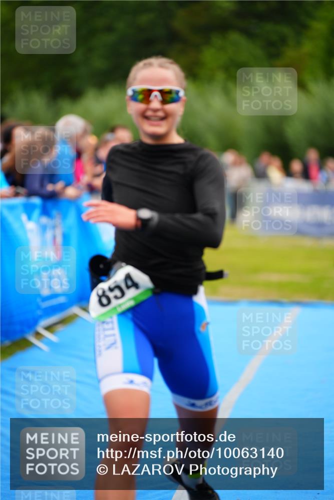 30.08.2026 - Elbe Triathlon Hamburg LAZAROV Photography http://msf.ph/oto/10063140 30.08.2026 11:52:35 Ziel 854 meine-sportfotos.de