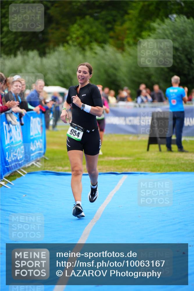 30.08.2026 - Elbe Triathlon Hamburg LAZAROV Photography http://msf.ph/oto/10063167 30.08.2026 11:53:22 Ziel 891, 902, 954 meine-sportfotos.de