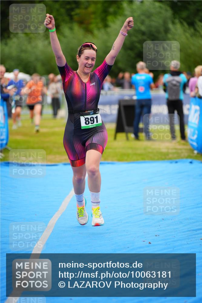 30.08.2026 - Elbe Triathlon Hamburg LAZAROV Photography http://msf.ph/oto/10063181 30.08.2026 11:53:26 Ziel 876, 891, 902, 954 meine-sportfotos.de