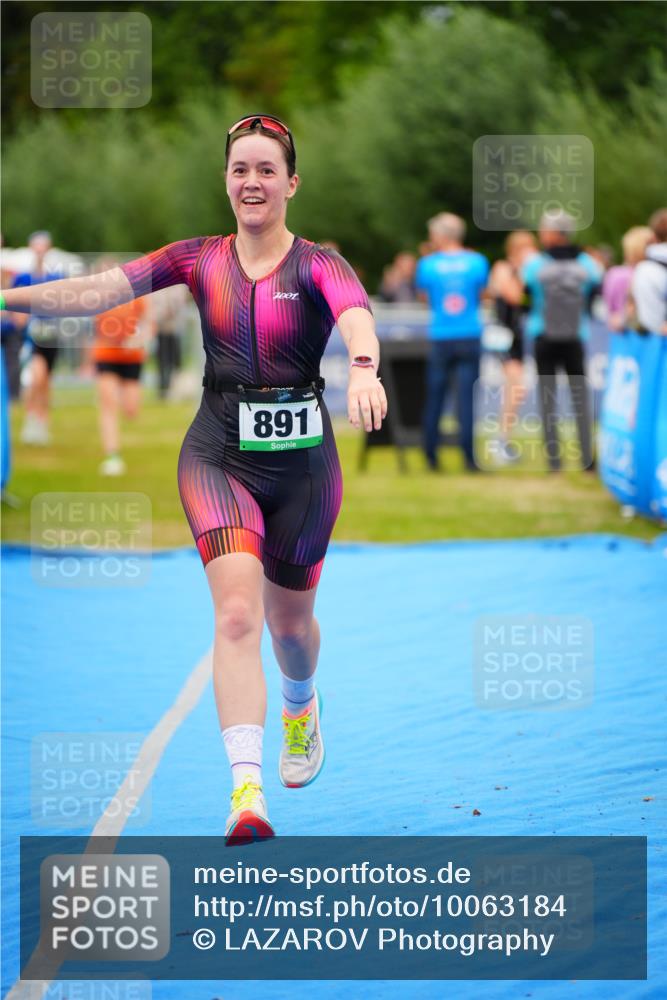 30.08.2026 - Elbe Triathlon Hamburg LAZAROV Photography http://msf.ph/oto/10063184 30.08.2026 11:53:26 Ziel 876, 891, 902, 954 meine-sportfotos.de