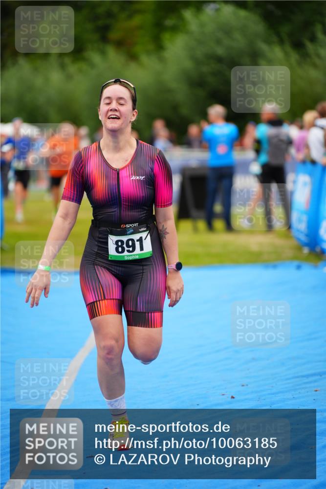30.08.2026 - Elbe Triathlon Hamburg LAZAROV Photography http://msf.ph/oto/10063185 30.08.2026 11:53:27 Ziel 876, 891, 902, 1426 meine-sportfotos.de