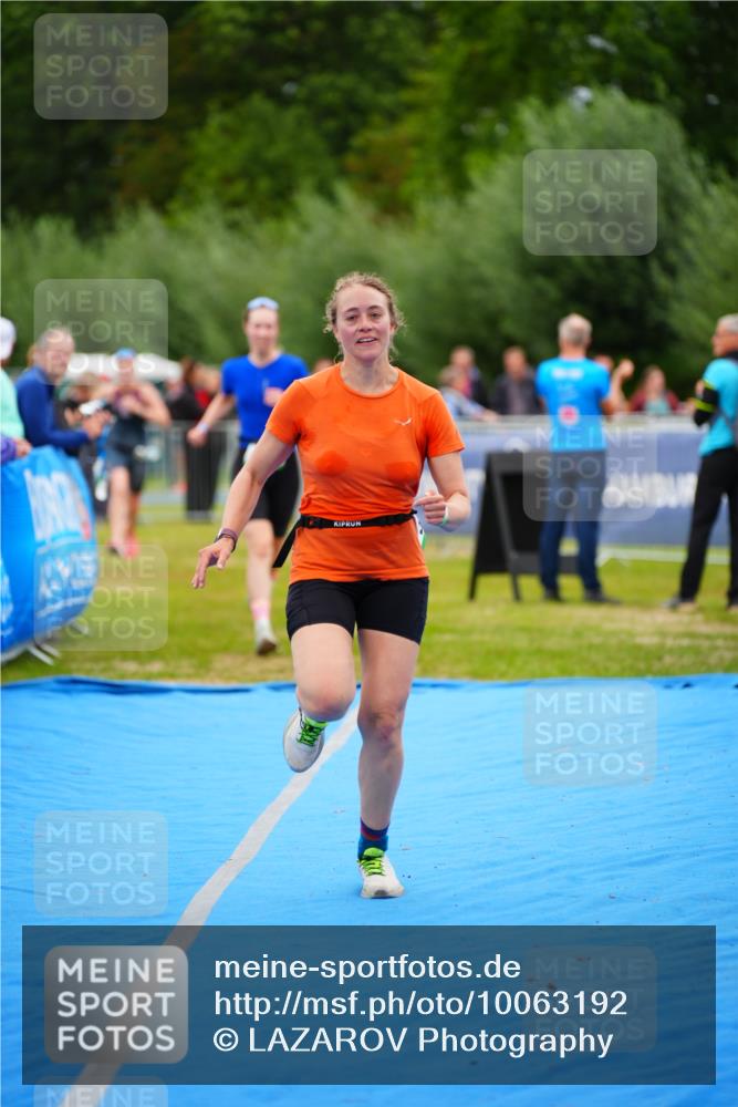 30.08.2026 - Elbe Triathlon Hamburg LAZAROV Photography http://msf.ph/oto/10063192 30.08.2026 11:53:30 Ziel 876, 891, 902, 1426 meine-sportfotos.de