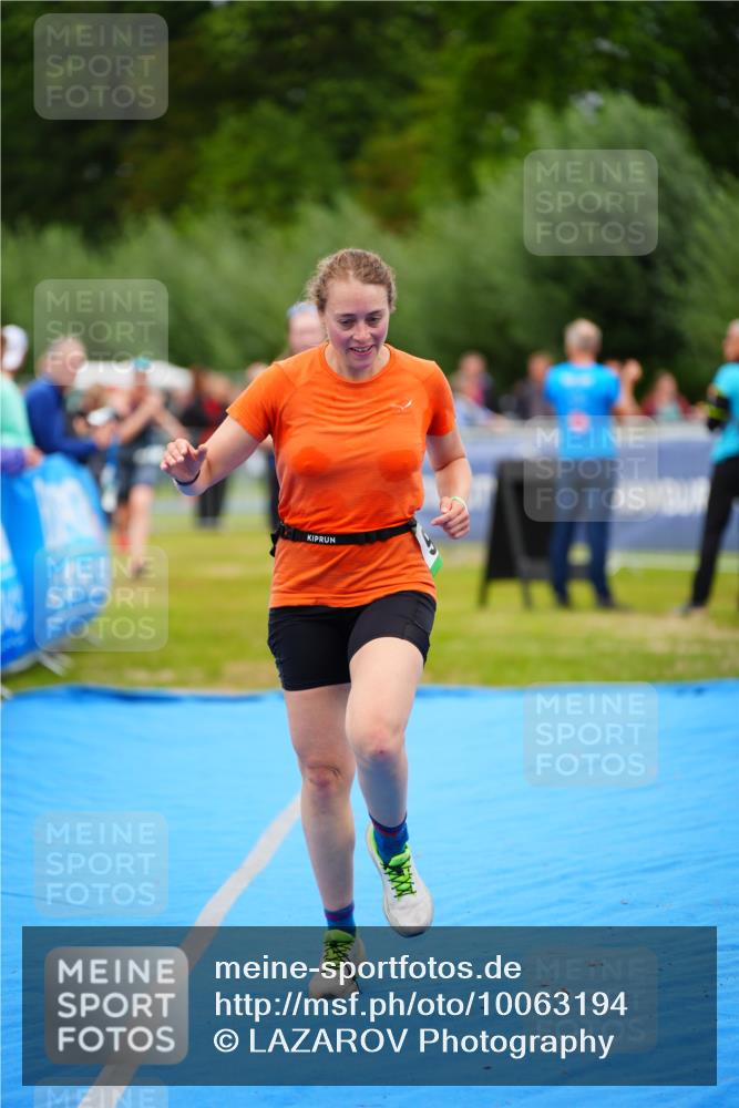 30.08.2026 - Elbe Triathlon Hamburg LAZAROV Photography http://msf.ph/oto/10063194 30.08.2026 11:53:31 Ziel 876, 902, 1426 meine-sportfotos.de
