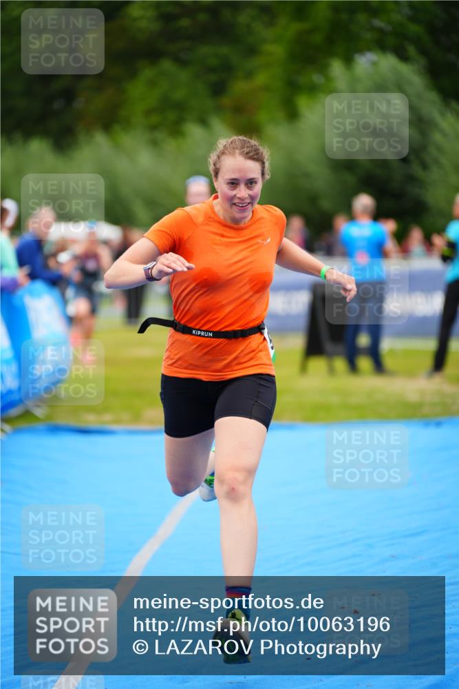 30.08.2026 - Elbe Triathlon Hamburg LAZAROV Photography http://msf.ph/oto/10063196 30.08.2026 11:53:31 Ziel 876, 902, 1426 meine-sportfotos.de