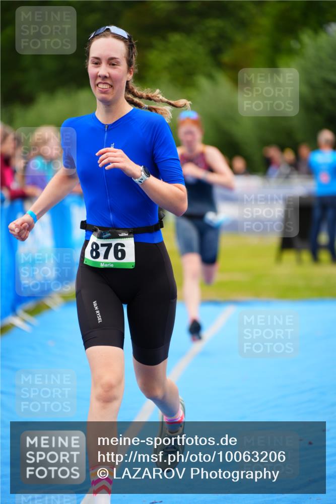 30.08.2026 - Elbe Triathlon Hamburg LAZAROV Photography http://msf.ph/oto/10063206 30.08.2026 11:53:34 Ziel 876, 902, 1426 meine-sportfotos.de