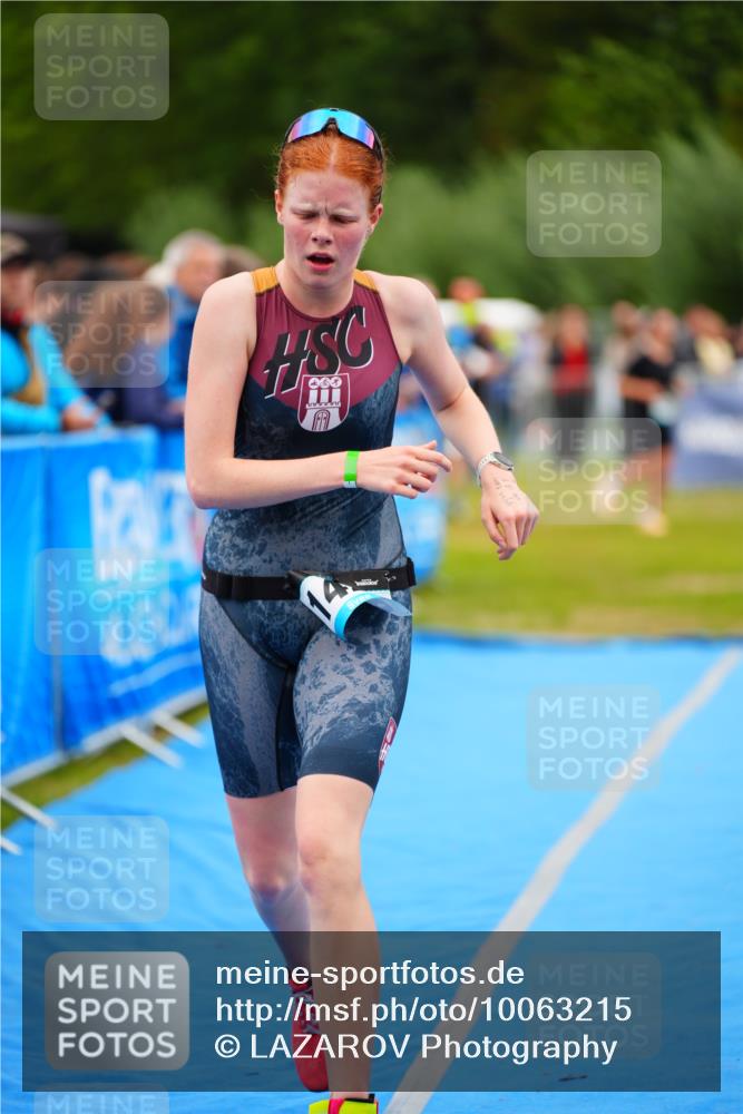 30.08.2026 - Elbe Triathlon Hamburg LAZAROV Photography http://msf.ph/oto/10063215 30.08.2026 11:53:36 Ziel 876, 1291, 1426 meine-sportfotos.de