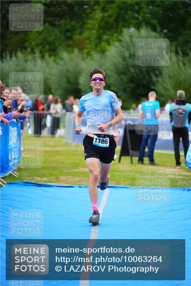 30.08.2026 - Elbe Triathlon Hamburg LAZAROV Photography http://msf.ph/oto/10063264 30.08.2026 11:54:12 Ziel 1386 meine-sportfotos.de