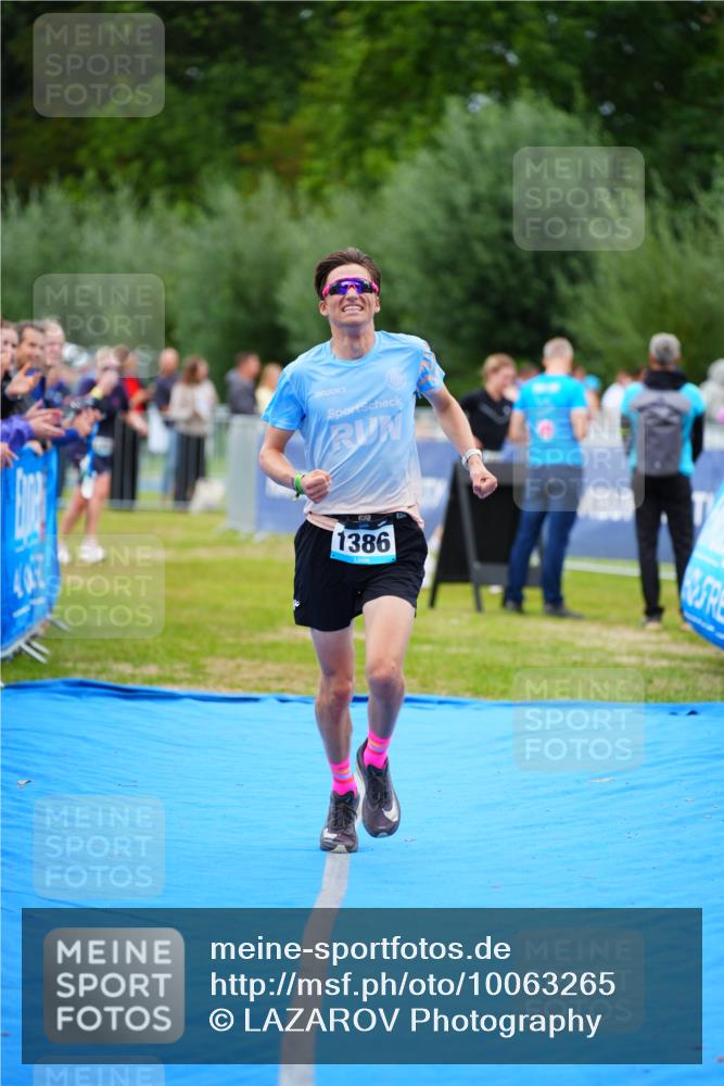 30.08.2026 - Elbe Triathlon Hamburg LAZAROV Photography http://msf.ph/oto/10063265 30.08.2026 11:54:12 Ziel 1386 meine-sportfotos.de
