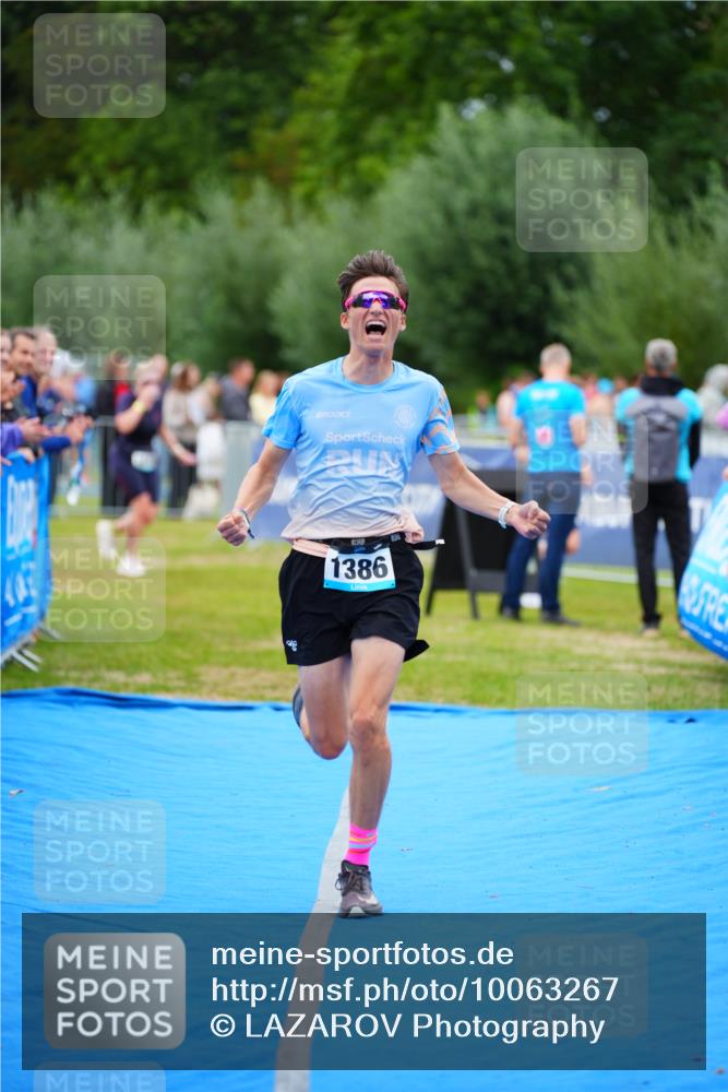 30.08.2026 - Elbe Triathlon Hamburg LAZAROV Photography http://msf.ph/oto/10063267 30.08.2026 11:54:12 Ziel 1386 meine-sportfotos.de