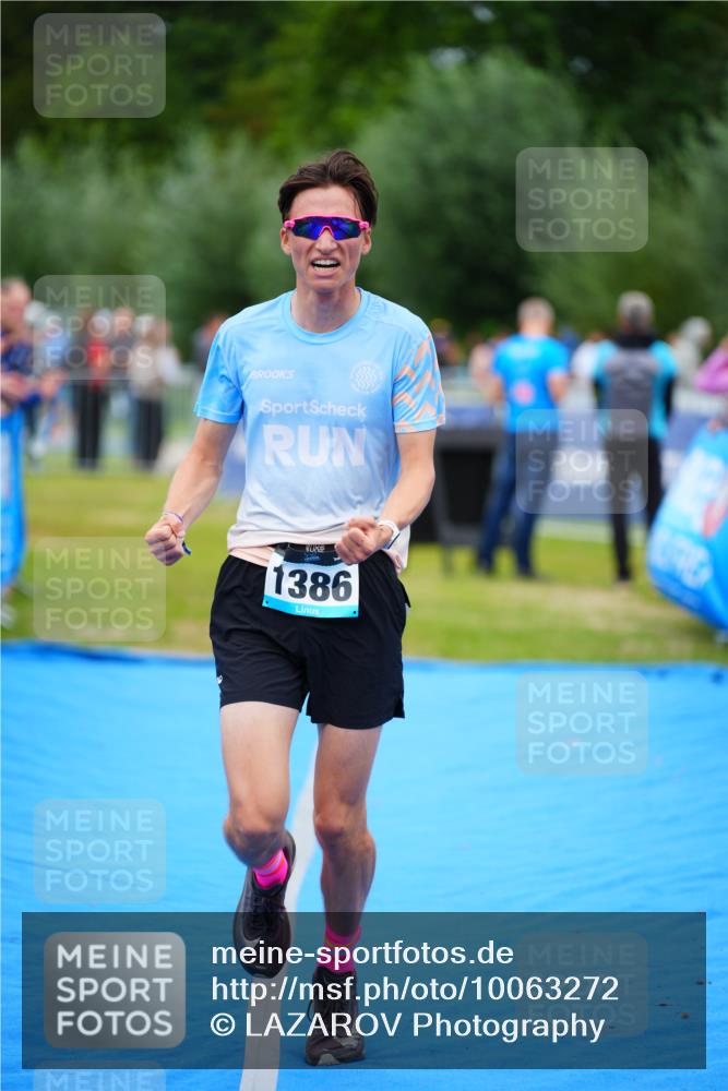 30.08.2026 - Elbe Triathlon Hamburg LAZAROV Photography http://msf.ph/oto/10063272 30.08.2026 11:54:13 Ziel 1386 meine-sportfotos.de