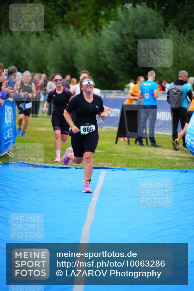 30.08.2026 - Elbe Triathlon Hamburg LAZAROV Photography http://msf.ph/oto/10063286 30.08.2026 11:54:27 Ziel 888, 1350, 1378, 1387 meine-sportfotos.de
