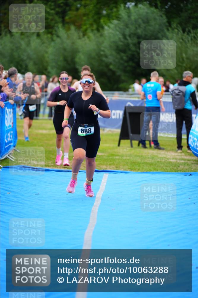 30.08.2026 - Elbe Triathlon Hamburg LAZAROV Photography http://msf.ph/oto/10063288 30.08.2026 11:54:27 Ziel 888, 1350, 1378, 1387 meine-sportfotos.de