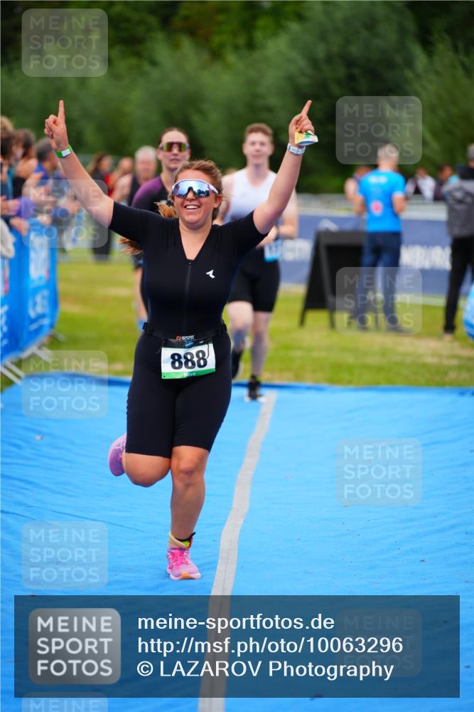 30.08.2026 - Elbe Triathlon Hamburg LAZAROV Photography http://msf.ph/oto/10063296 30.08.2026 11:54:28 Ziel 888, 1350, 1378, 1387 meine-sportfotos.de