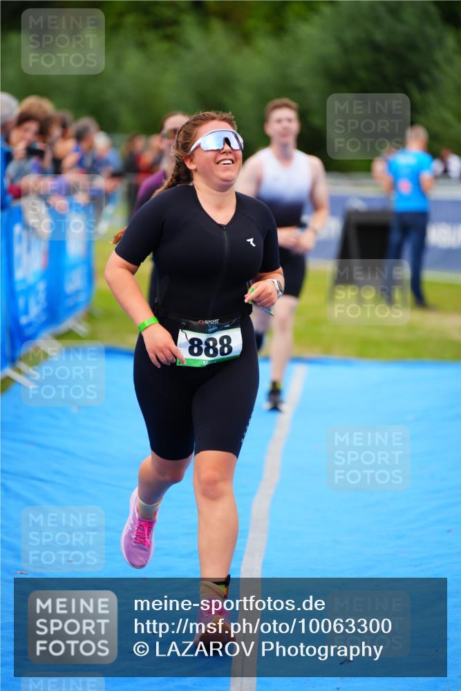 30.08.2026 - Elbe Triathlon Hamburg LAZAROV Photography http://msf.ph/oto/10063300 30.08.2026 11:54:29 Ziel 888, 1350, 1378, 1387 meine-sportfotos.de