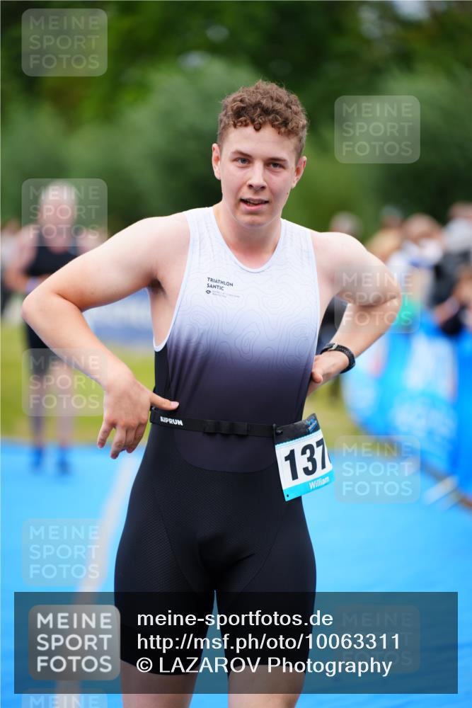 30.08.2026 - Elbe Triathlon Hamburg LAZAROV Photography http://msf.ph/oto/10063311 30.08.2026 11:54:32 Ziel 888, 1350, 1378, 1387 meine-sportfotos.de