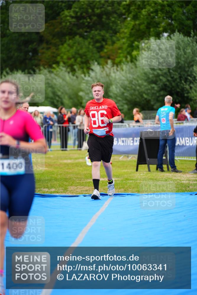 30.08.2026 - Elbe Triathlon Hamburg LAZAROV Photography http://msf.ph/oto/10063341 30.08.2026 11:54:47 Ziel 479, 1400 meine-sportfotos.de