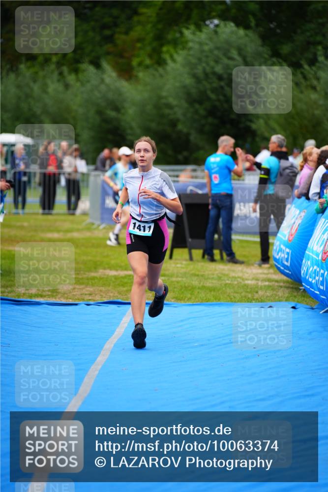 30.08.2026 - Elbe Triathlon Hamburg LAZAROV Photography http://msf.ph/oto/10063374 30.08.2026 11:55:17 Ziel 1411 meine-sportfotos.de