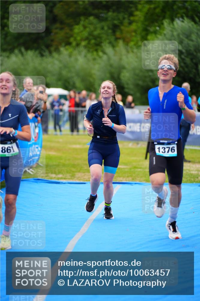 30.08.2026 - Elbe Triathlon Hamburg LAZAROV Photography http://msf.ph/oto/10063457 30.08.2026 11:55:59 Ziel 836, 849, 861, 1376, 1507 meine-sportfotos.de