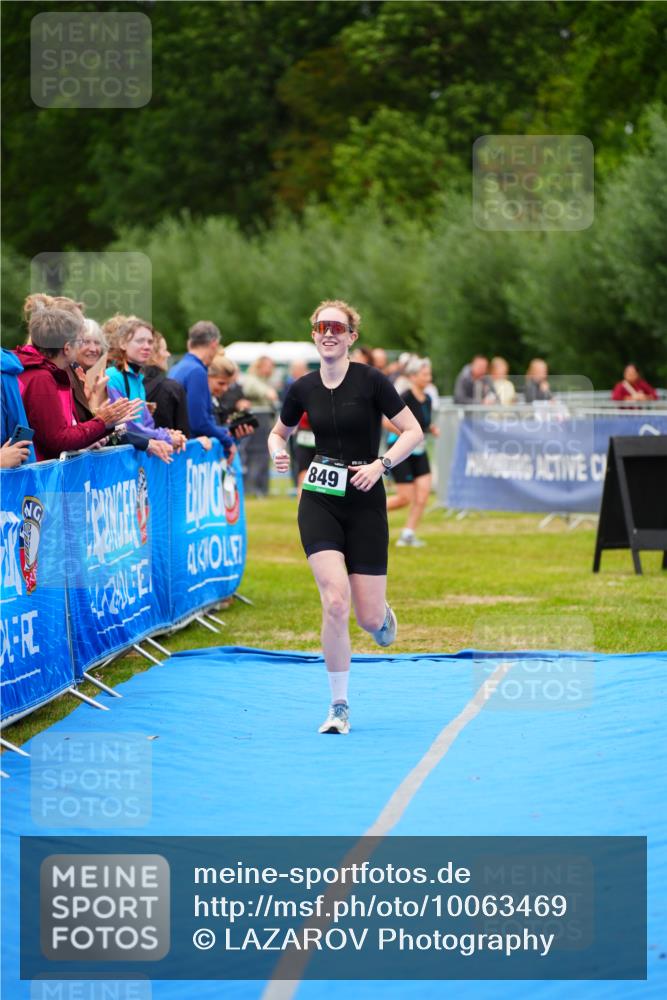 30.08.2026 - Elbe Triathlon Hamburg LAZAROV Photography http://msf.ph/oto/10063469 30.08.2026 11:56:05 Ziel 849 meine-sportfotos.de