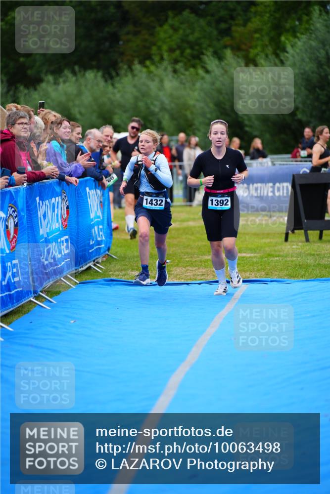 30.08.2026 - Elbe Triathlon Hamburg LAZAROV Photography http://msf.ph/oto/10063498 30.08.2026 11:56:24 Ziel 1174, 1392, 1432 meine-sportfotos.de
