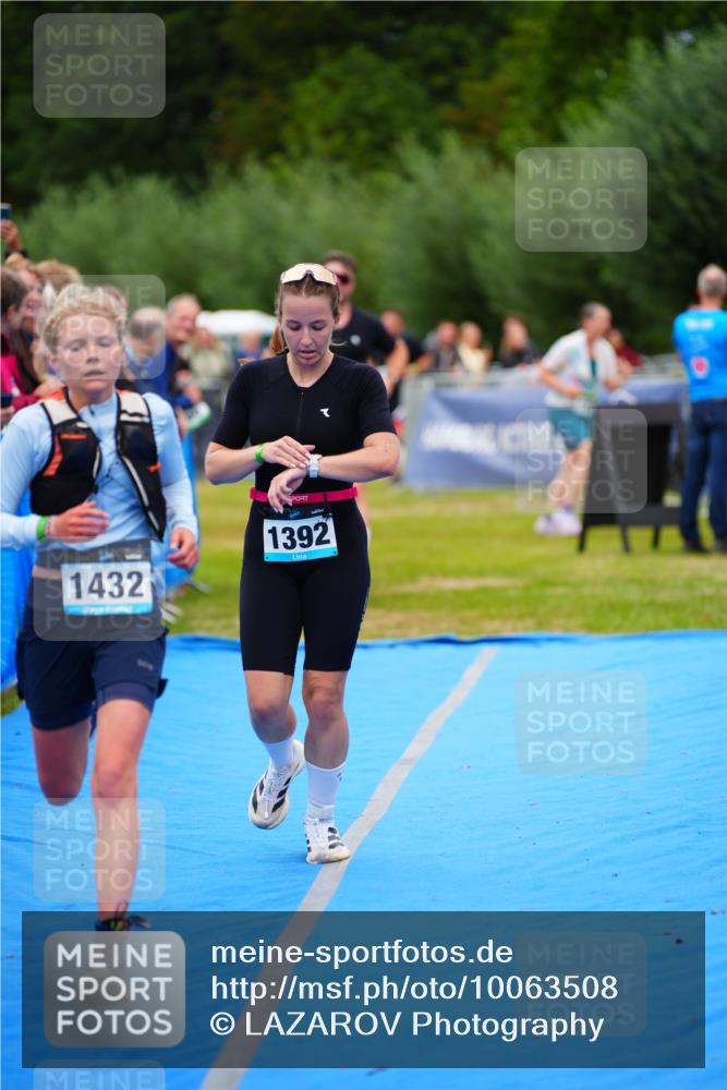 30.08.2026 - Elbe Triathlon Hamburg LAZAROV Photography http://msf.ph/oto/10063508 30.08.2026 11:56:26 Ziel 1174, 1392, 1432 meine-sportfotos.de