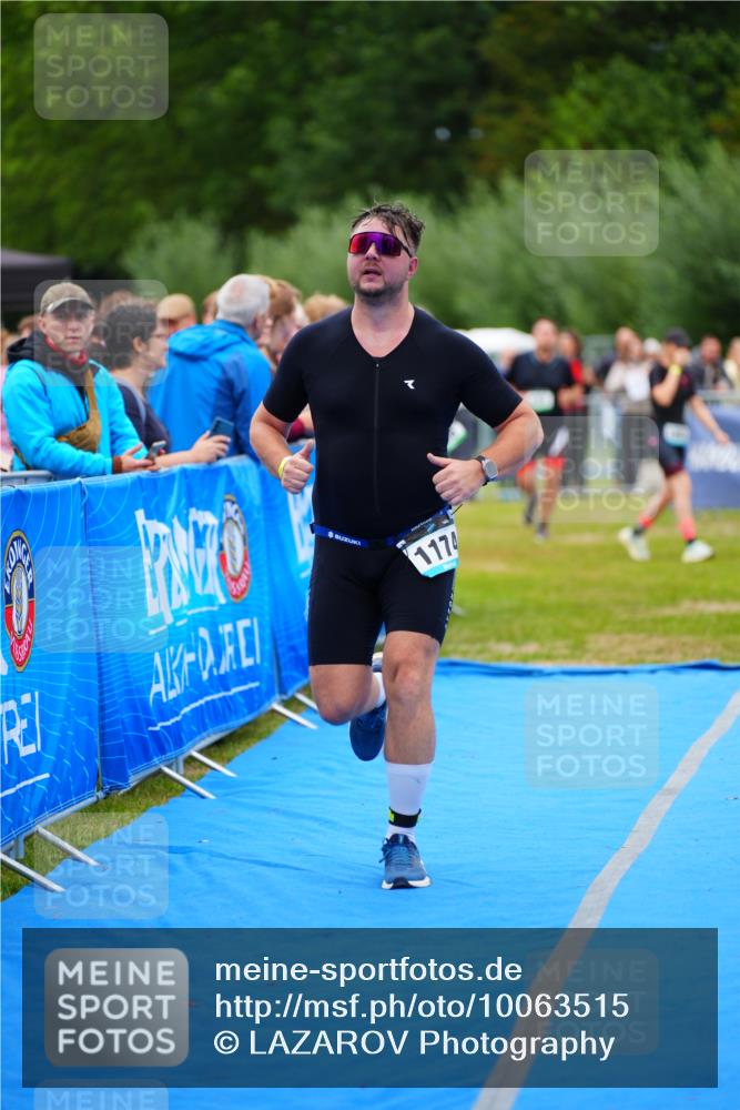 30.08.2026 - Elbe Triathlon Hamburg LAZAROV Photography http://msf.ph/oto/10063515 30.08.2026 11:56:29 Ziel 1174, 1392, 1432 meine-sportfotos.de