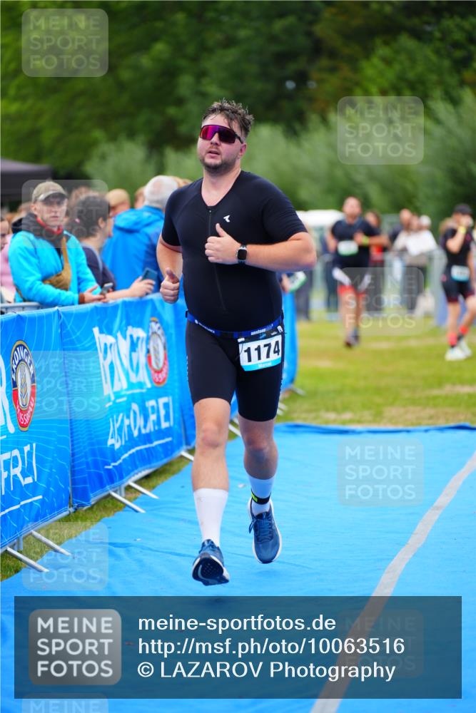 30.08.2026 - Elbe Triathlon Hamburg LAZAROV Photography http://msf.ph/oto/10063516 30.08.2026 11:56:29 Ziel 1174, 1392, 1432 meine-sportfotos.de
