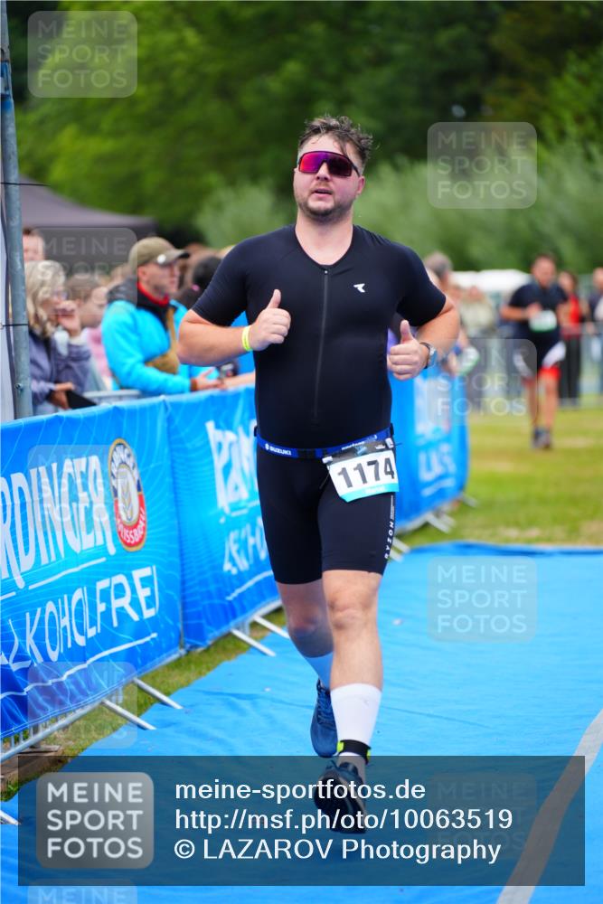 30.08.2026 - Elbe Triathlon Hamburg LAZAROV Photography http://msf.ph/oto/10063519 30.08.2026 11:56:29 Ziel 1174, 1392, 1432 meine-sportfotos.de