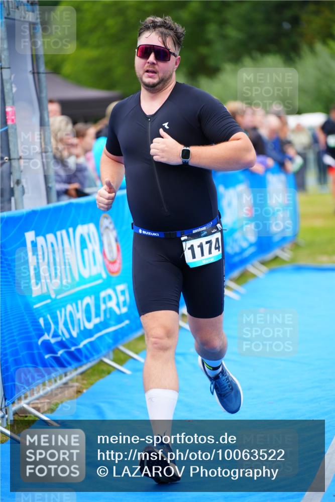 30.08.2026 - Elbe Triathlon Hamburg LAZAROV Photography http://msf.ph/oto/10063522 30.08.2026 11:56:30 Ziel 1174, 1392 meine-sportfotos.de