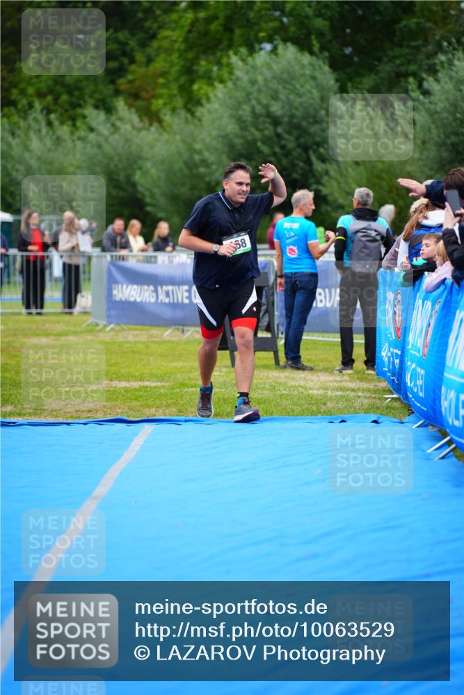 30.08.2026 - Elbe Triathlon Hamburg LAZAROV Photography http://msf.ph/oto/10063529 30.08.2026 11:56:36 Ziel 468 meine-sportfotos.de