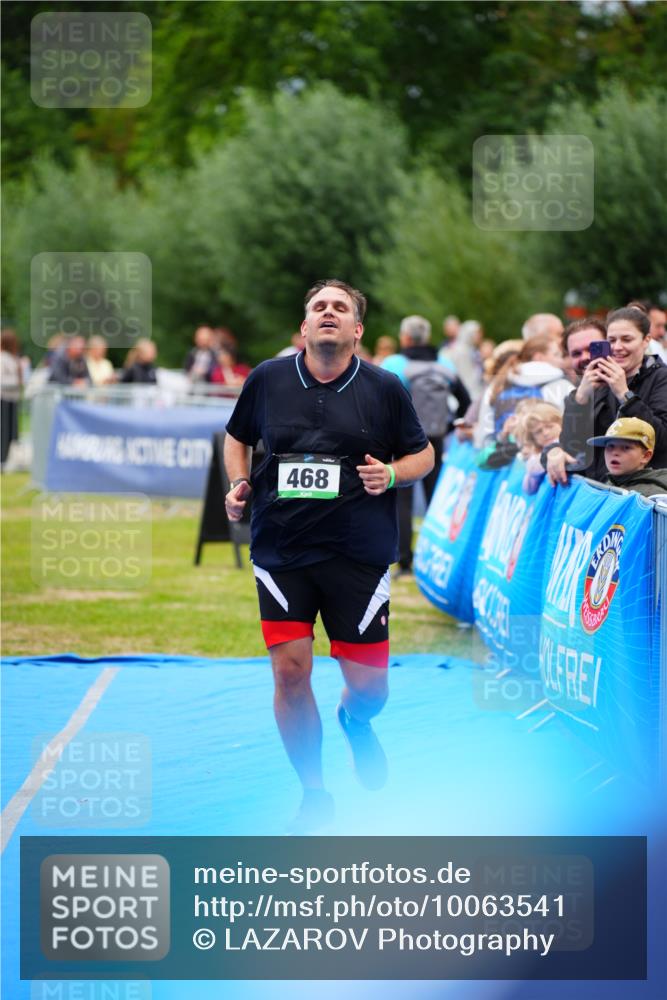 30.08.2026 - Elbe Triathlon Hamburg LAZAROV Photography http://msf.ph/oto/10063541 30.08.2026 11:56:39 Ziel 468 meine-sportfotos.de