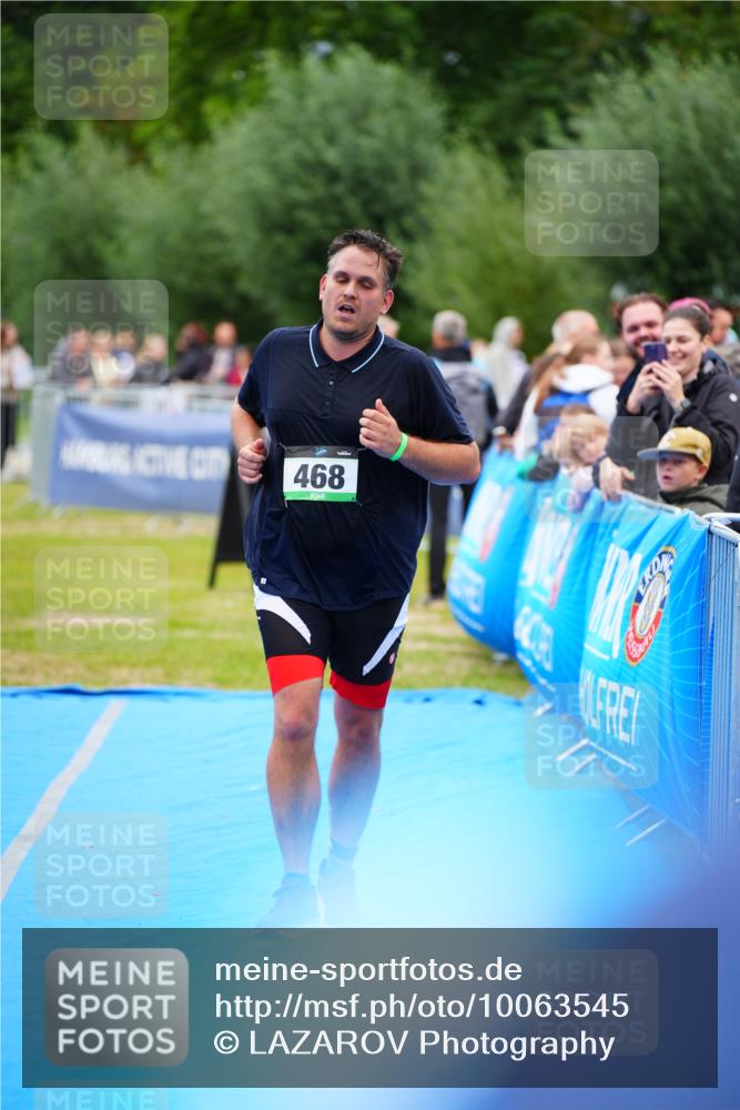 30.08.2026 - Elbe Triathlon Hamburg LAZAROV Photography http://msf.ph/oto/10063545 30.08.2026 11:56:40 Ziel 468 meine-sportfotos.de