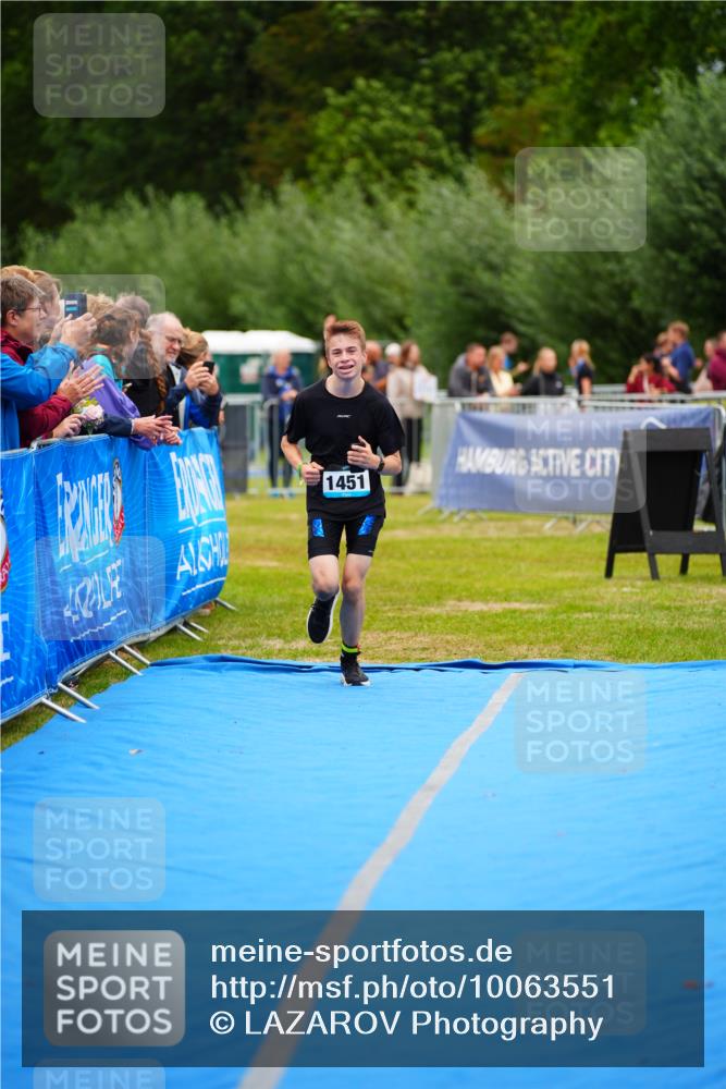 30.08.2026 - Elbe Triathlon Hamburg LAZAROV Photography http://msf.ph/oto/10063551 30.08.2026 11:56:59 Ziel 1451 meine-sportfotos.de