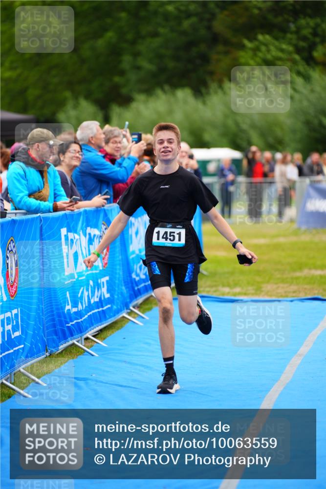 30.08.2026 - Elbe Triathlon Hamburg LAZAROV Photography http://msf.ph/oto/10063559 30.08.2026 11:57:01 Ziel 1451 meine-sportfotos.de