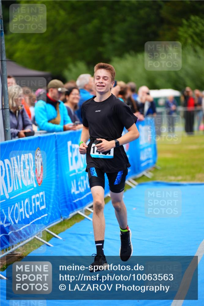 30.08.2026 - Elbe Triathlon Hamburg LAZAROV Photography http://msf.ph/oto/10063563 30.08.2026 11:57:02 Ziel 1451 meine-sportfotos.de