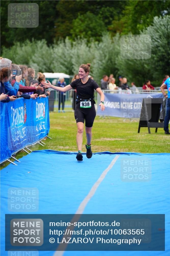 30.08.2026 - Elbe Triathlon Hamburg LAZAROV Photography http://msf.ph/oto/10063565 30.08.2026 11:57:25 Ziel 938 meine-sportfotos.de
