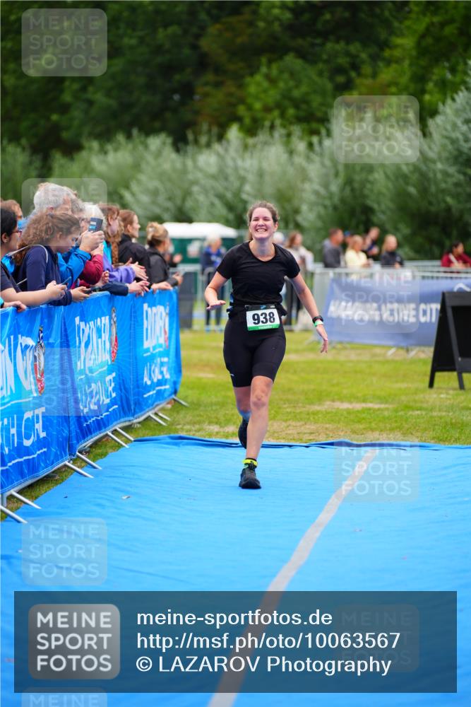 30.08.2026 - Elbe Triathlon Hamburg LAZAROV Photography http://msf.ph/oto/10063567 30.08.2026 11:57:26 Ziel 938 meine-sportfotos.de