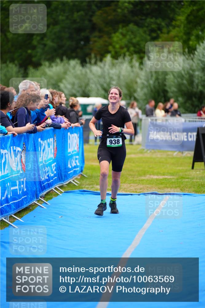 30.08.2026 - Elbe Triathlon Hamburg LAZAROV Photography http://msf.ph/oto/10063569 30.08.2026 11:57:26 Ziel 938 meine-sportfotos.de