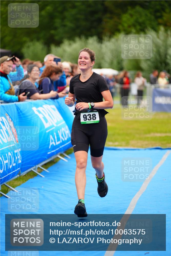 30.08.2026 - Elbe Triathlon Hamburg LAZAROV Photography http://msf.ph/oto/10063575 30.08.2026 11:57:27 Ziel 938 meine-sportfotos.de
