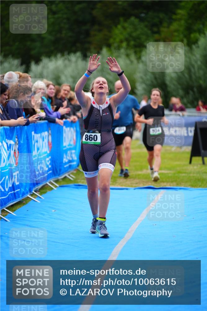 30.08.2026 - Elbe Triathlon Hamburg LAZAROV Photography http://msf.ph/oto/10063615 30.08.2026 11:57:44 Ziel 860, 934, 1304, 1410, 1457 meine-sportfotos.de